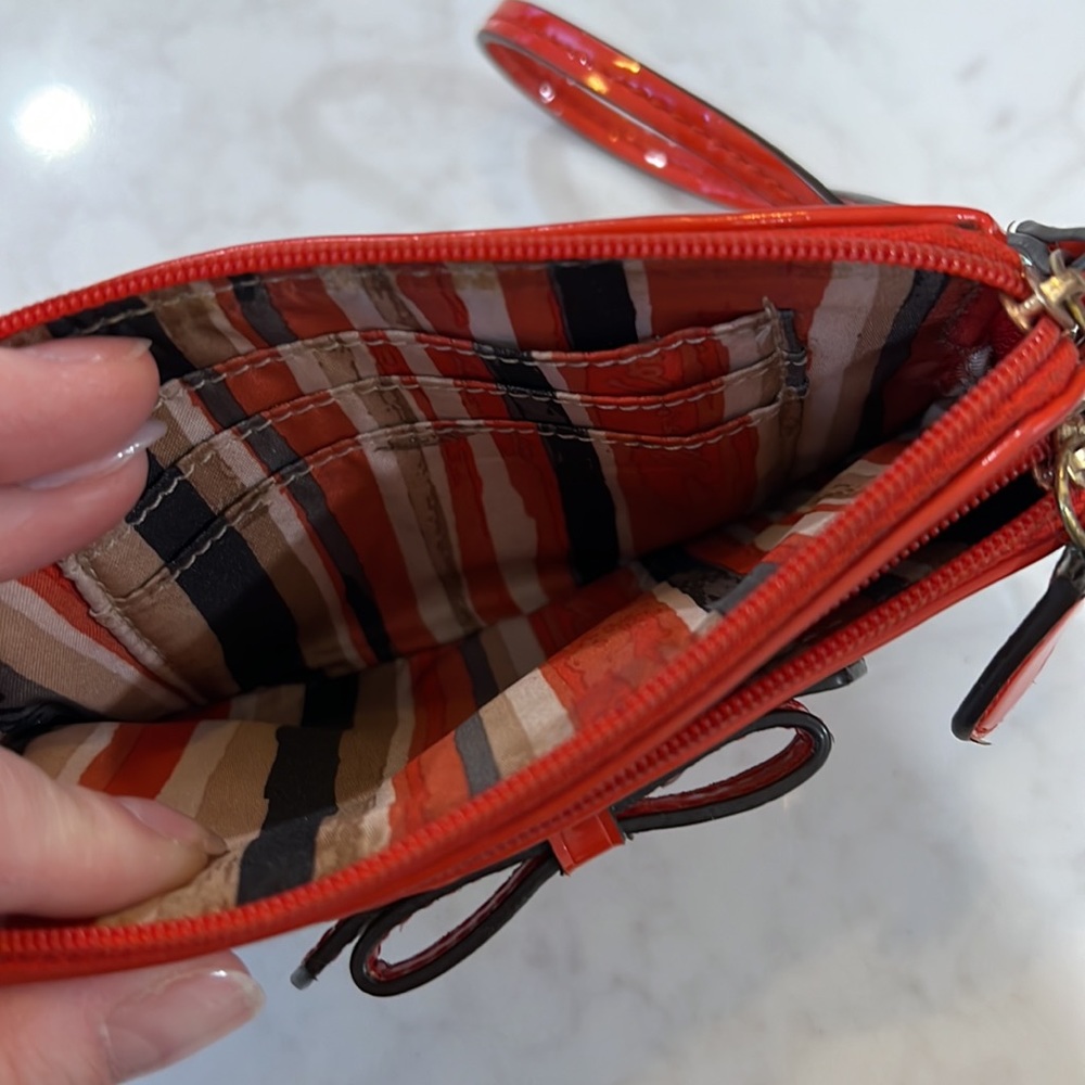 Coach wristlet - Picture 3 of 5